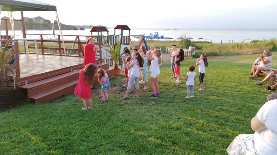 Toma'S Residence - Front Beach Царево Екстериор снимка