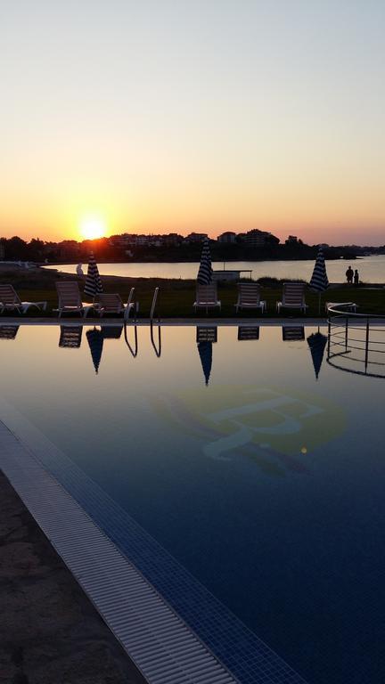 Toma'S Residence - Front Beach Царево Екстериор снимка