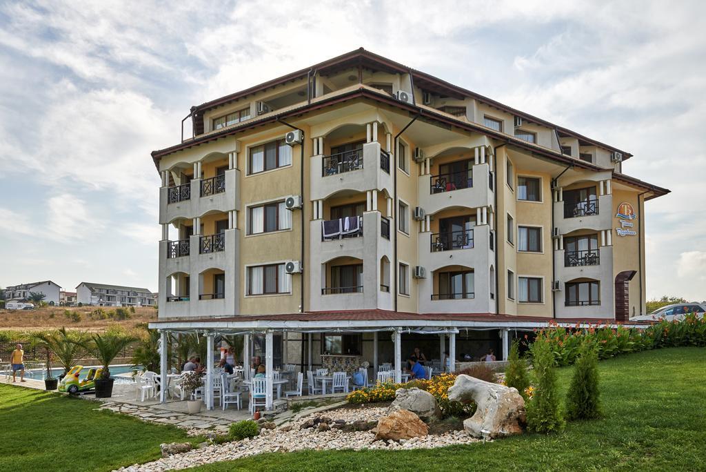 Toma'S Residence - Front Beach Царево Екстериор снимка