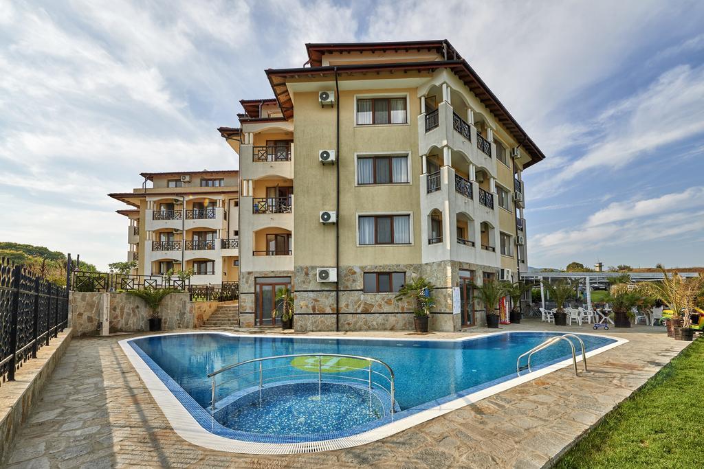 Toma'S Residence - Front Beach Царево Екстериор снимка