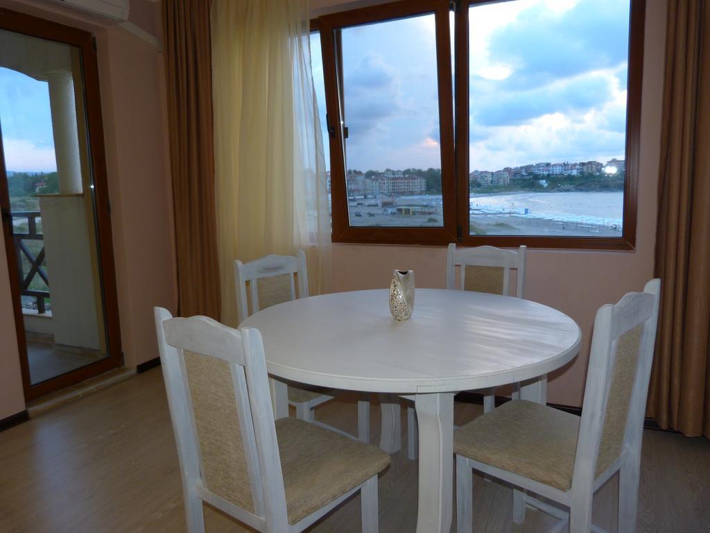 Toma'S Residence - Front Beach Царево Екстериор снимка