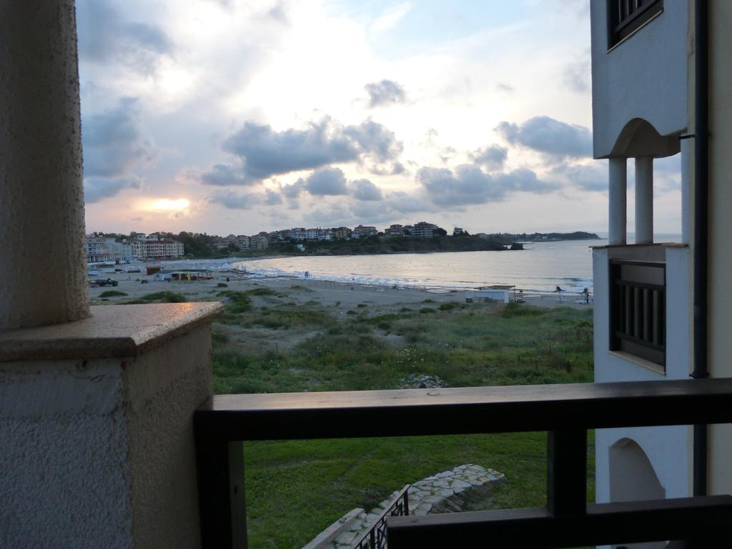 Toma'S Residence - Front Beach Царево Екстериор снимка