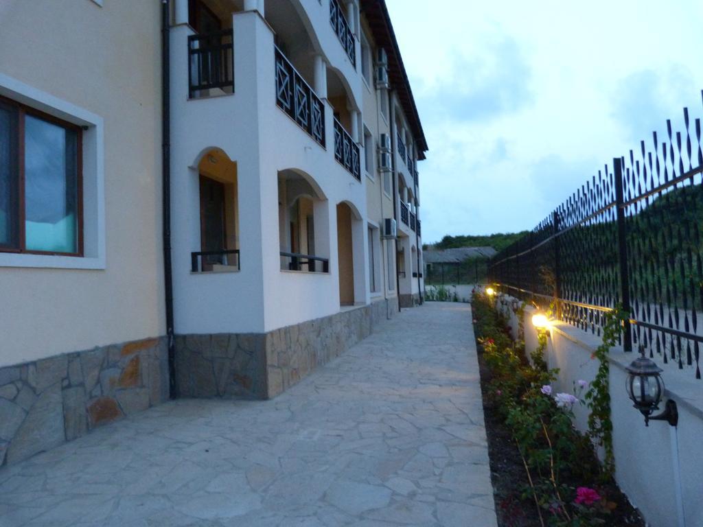 Toma'S Residence - Front Beach Царево Екстериор снимка