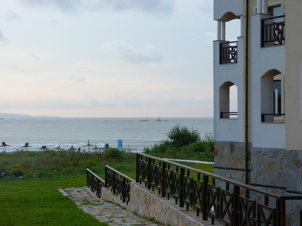Toma'S Residence - Front Beach Царево Екстериор снимка